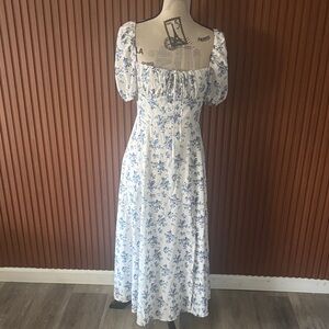 Chic Blue Floral Maxi Dress